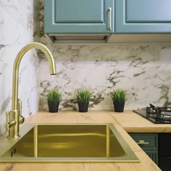 brass-elements-for-your-kitchen-768x513